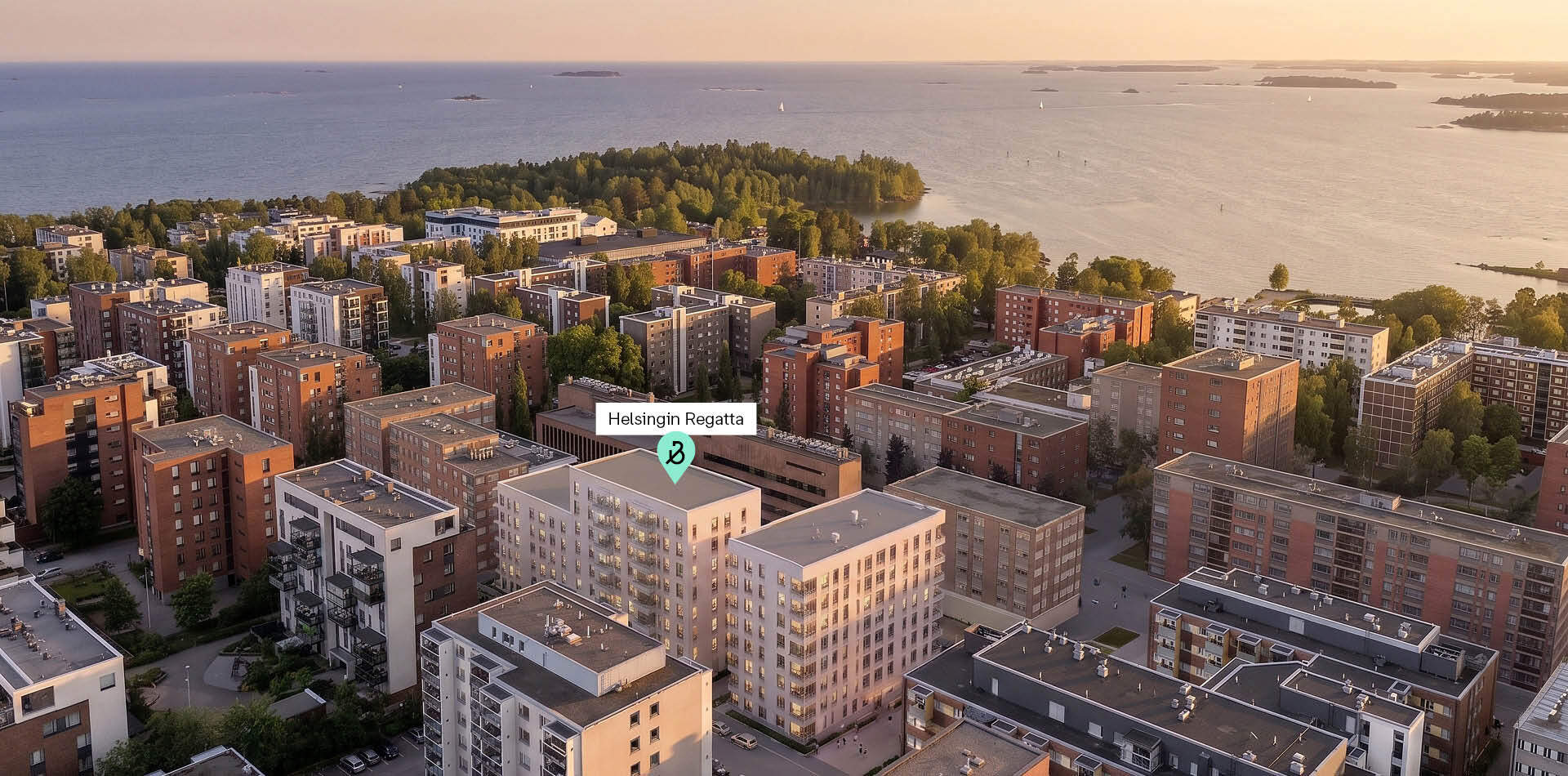 Helsingin Regatta sijaitsee osoitteessa Melkonkatu 18 b Lauttasaaren Vattuniemessä. Havainnekuva. Havainnekuva Helsingin Regatan sijainnista Lauttasaaren Vattuniemessä meren ja kaupunkikortteleiden keskellä.